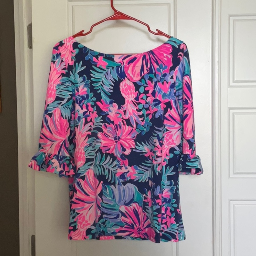 Lilly Pulitzer colorful top with ruffled sleeve detail